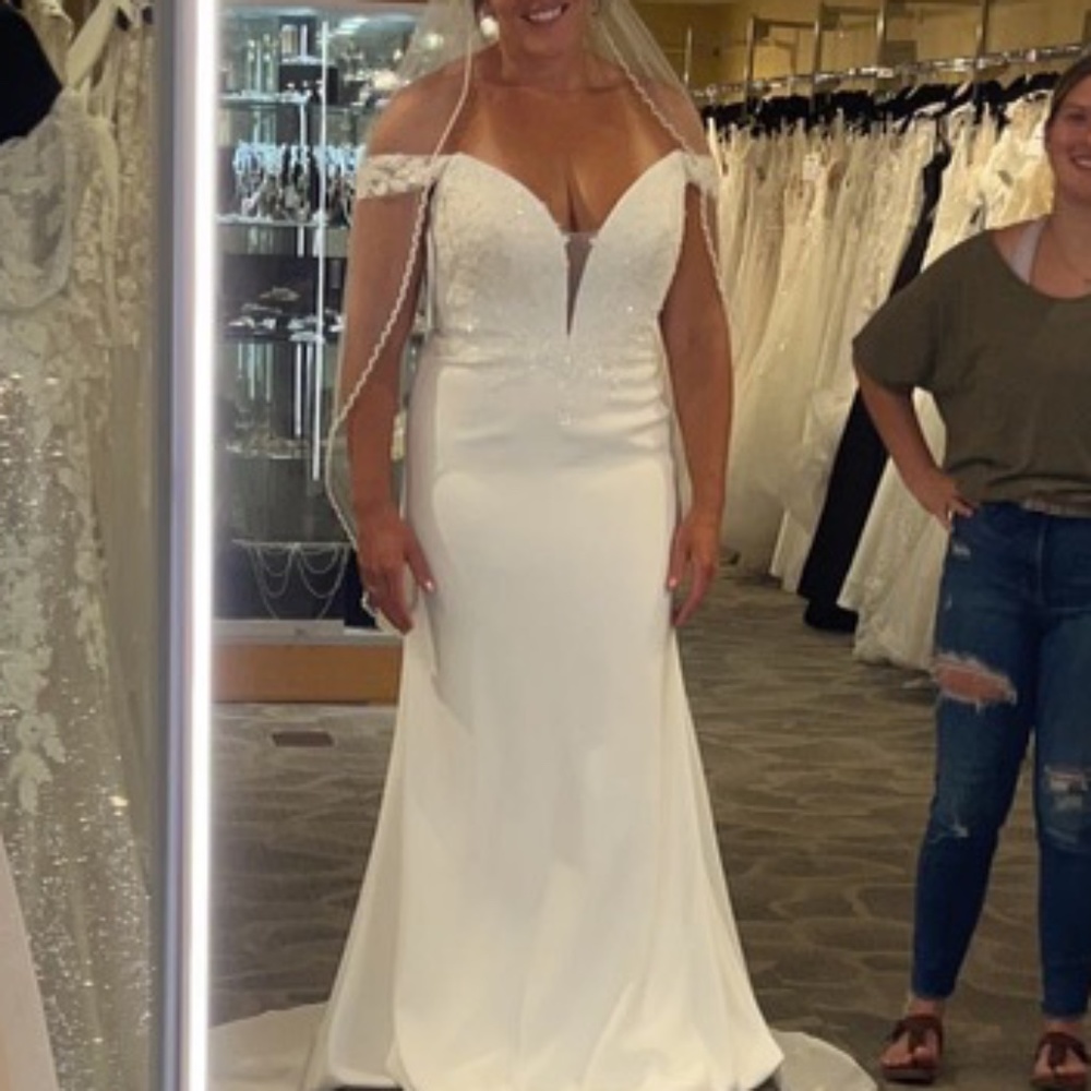 Rina diMontella Wedding dress